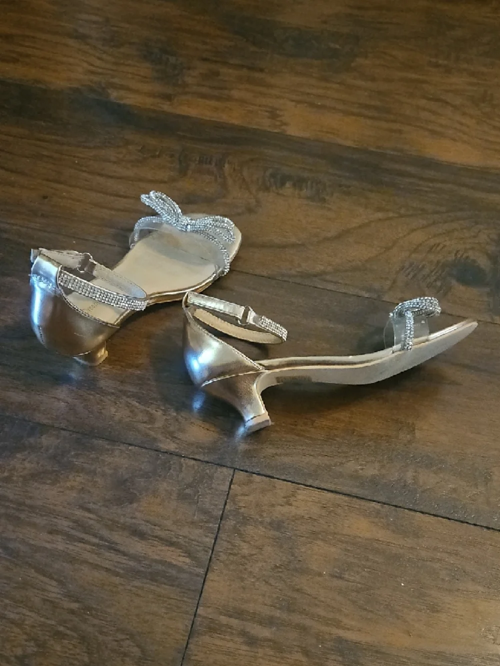 Dream Pairs elegant gold